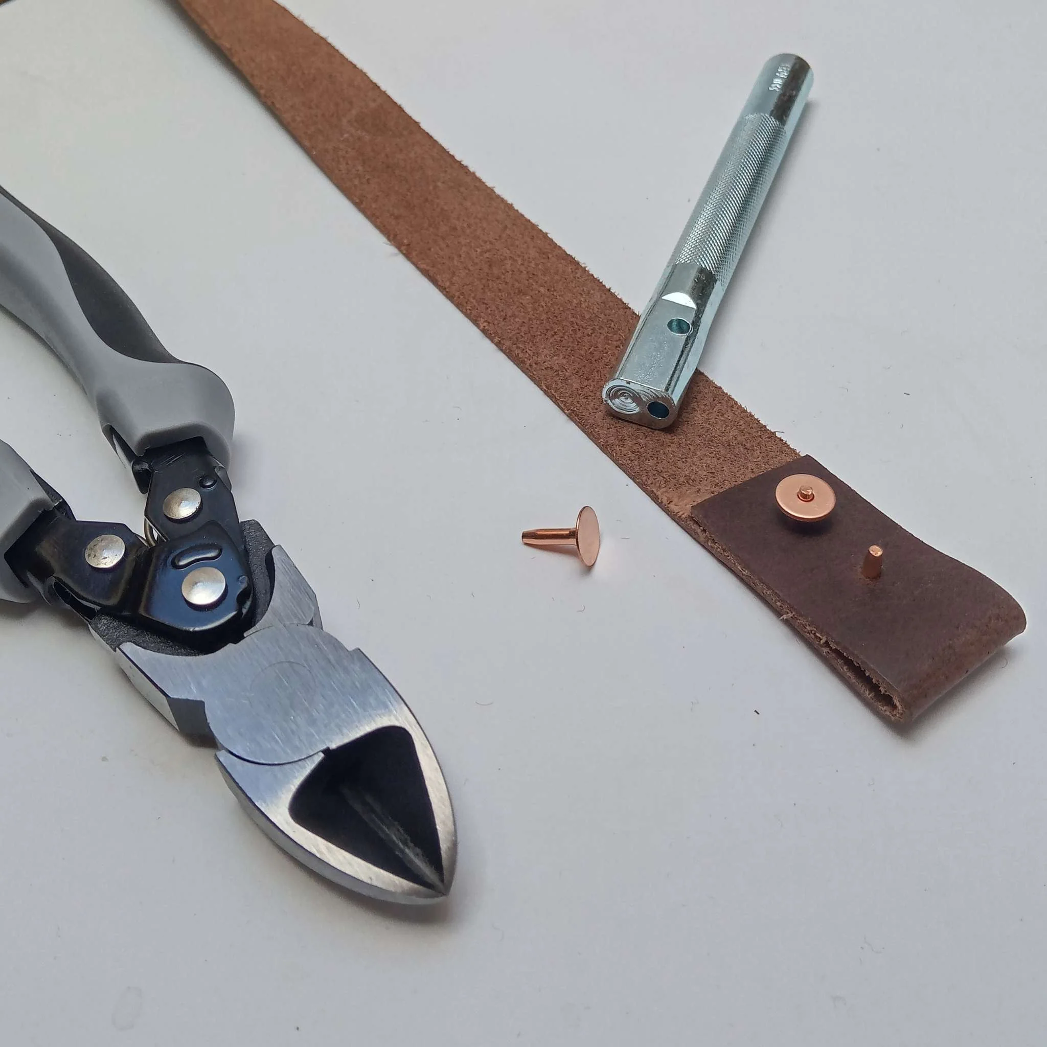 Rivet Cutting Pliers (snipping)