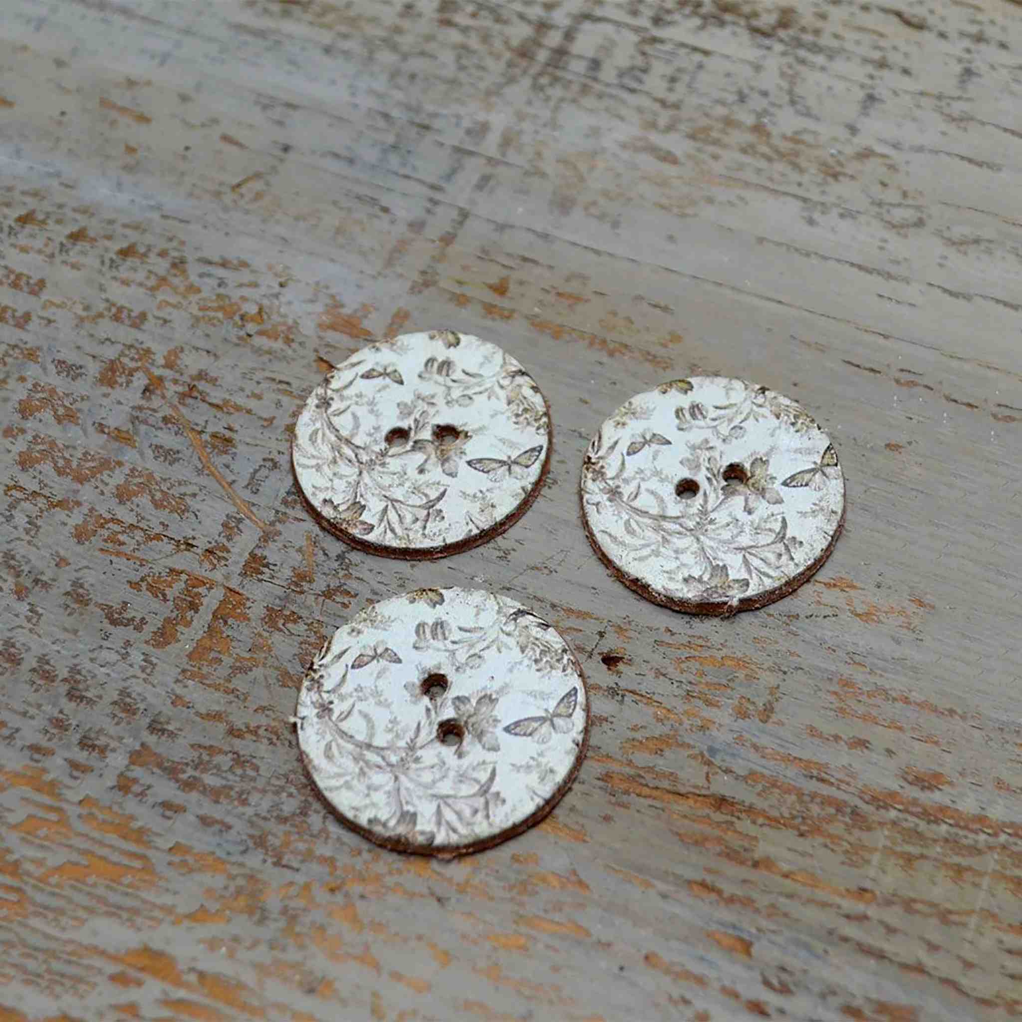 Vintage Wallpaper Print Leather Buttons - Butterfly